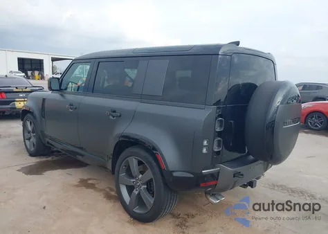 2025 Land Rover Defender 110 P525 V8 z USA, uszkodzony, nr VIN SALEWEEE5S2369474